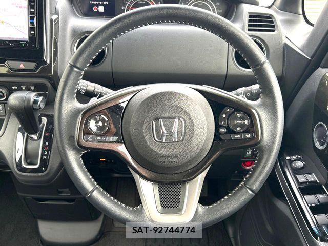Honda N BOX CUSTOM 2018-05 8337047-10