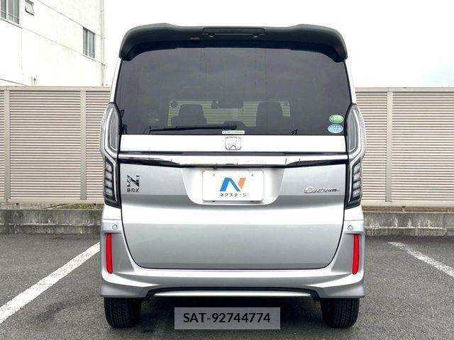 Honda N BOX CUSTOM 2018-05 8337047-14