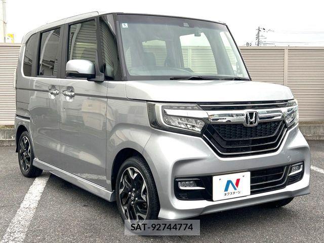 Honda N BOX CUSTOM 2018-05 8337047-15