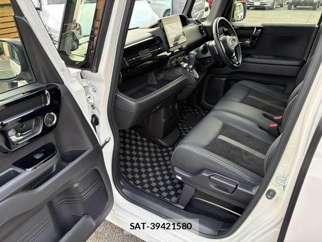 Honda N BOX CUSTOM 2023-08 8337023-12