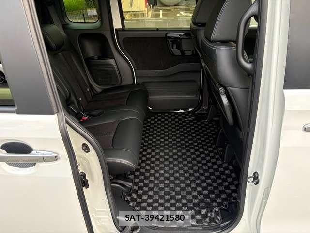 Honda N BOX CUSTOM 2023-08 8337023-14