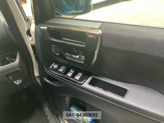 Honda N BOX CUSTOM 2017-12 8337084-10