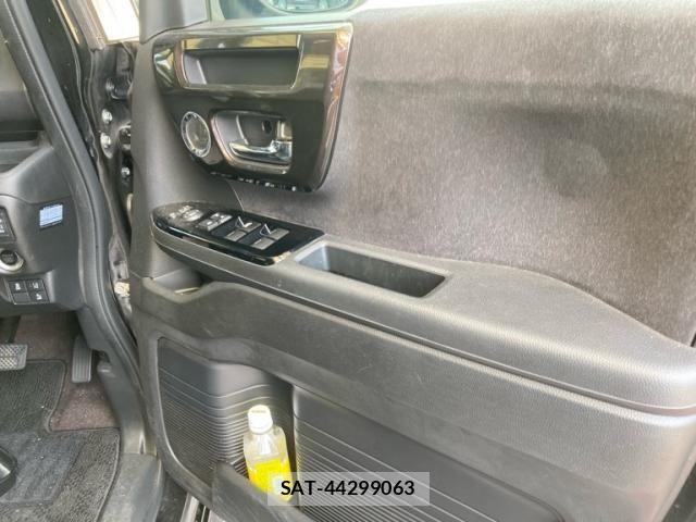 Honda N BOX CUSTOM 2017-12 8337094-4