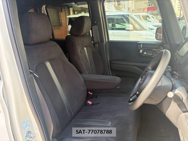 Honda N BOX CUSTOM 2022-10 8337056-5