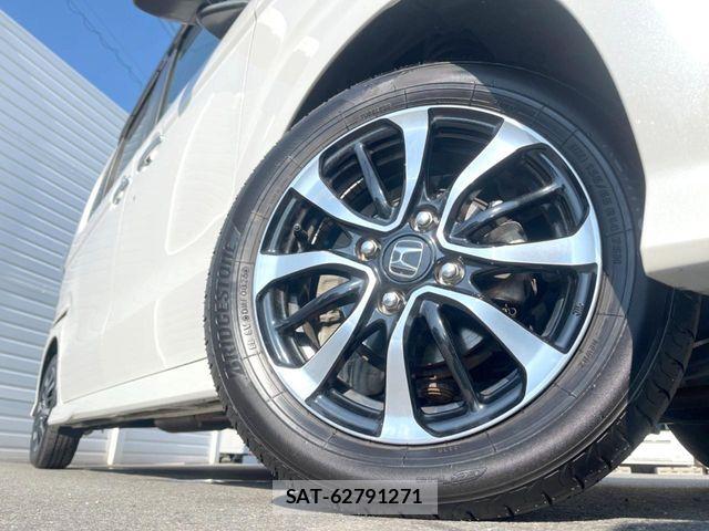 Honda N BOX CUSTOM 2018-05 8337061-13