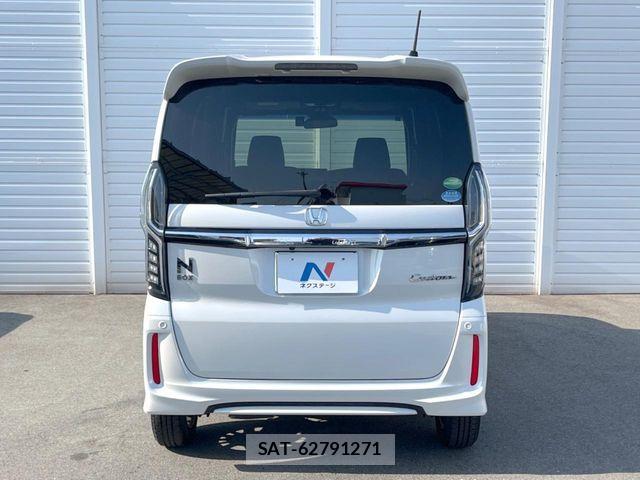 Honda N BOX CUSTOM 2018-05 8337061-15