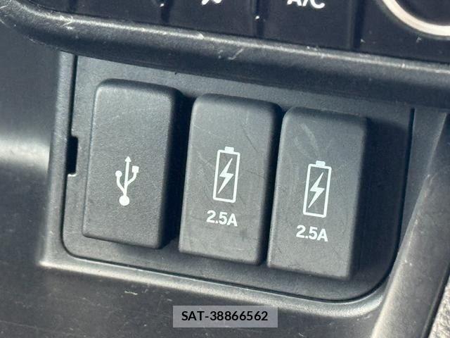 Honda N BOX CUSTOM 2017-10 8337074-26