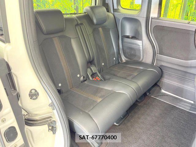 Honda N BOX CUSTOM 2018-02 8355155-8