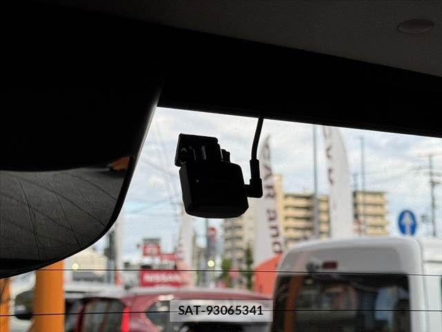 Honda N BOX CUSTOM 2016-03 8355177-25