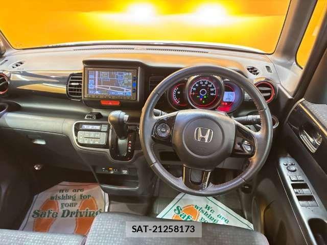 Honda N BOX CUSTOM 2017-02 8367605-1