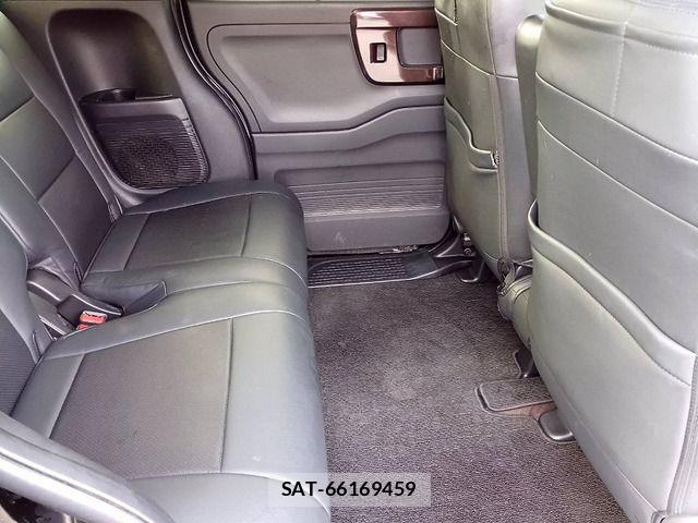 Honda N BOX CUSTOM 2019-03 8367647-12