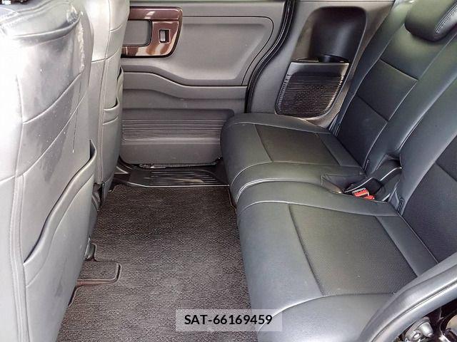 Honda N BOX CUSTOM 2019-03 8367647-13