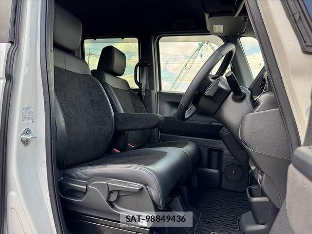 Honda N BOX CUSTOM 2024-04 8367516-15