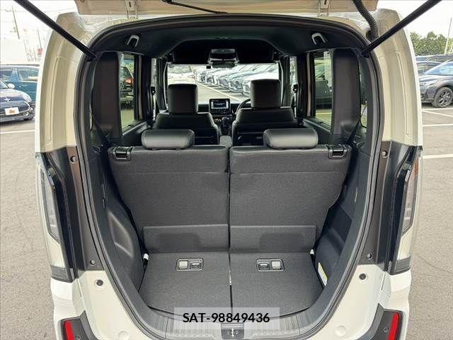 Honda N BOX CUSTOM 2024-04 8367516-18