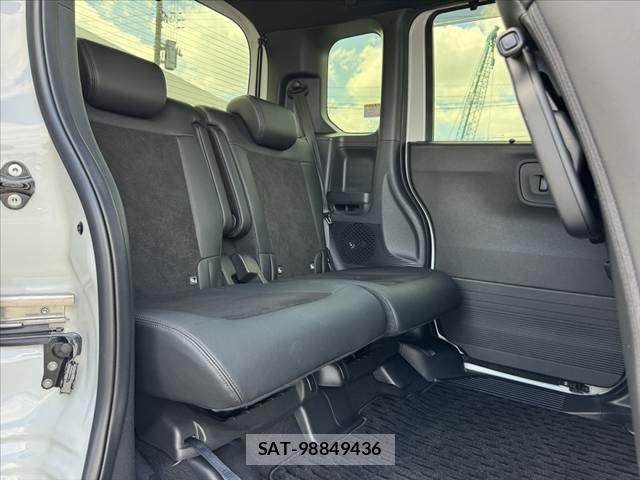 Honda N BOX CUSTOM 2024-04 8367516-19