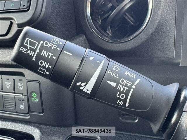 Honda N BOX CUSTOM 2024-04 8367516-26