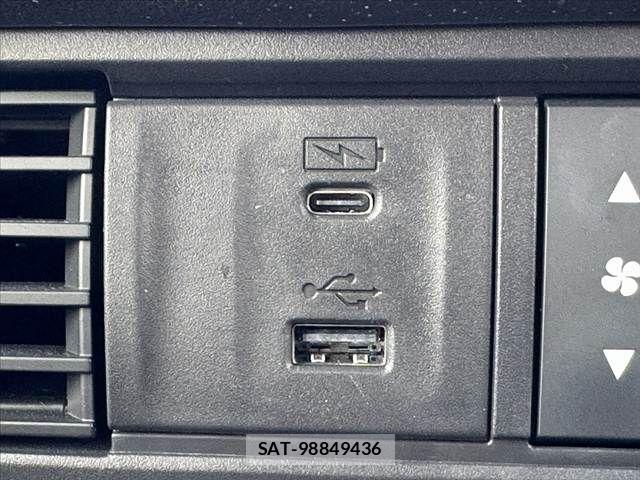 Honda N BOX CUSTOM 2024-04 8367516-28