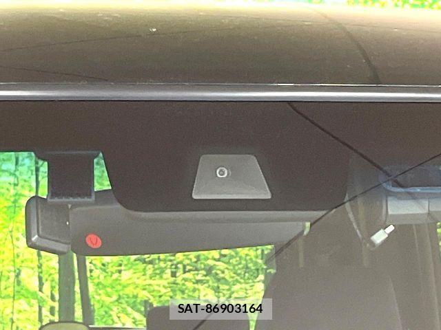 Honda N BOX CUSTOM 2022-01 8367548-4