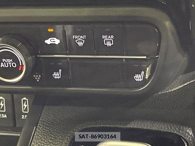 Honda N BOX CUSTOM 2022-01 8367548-5