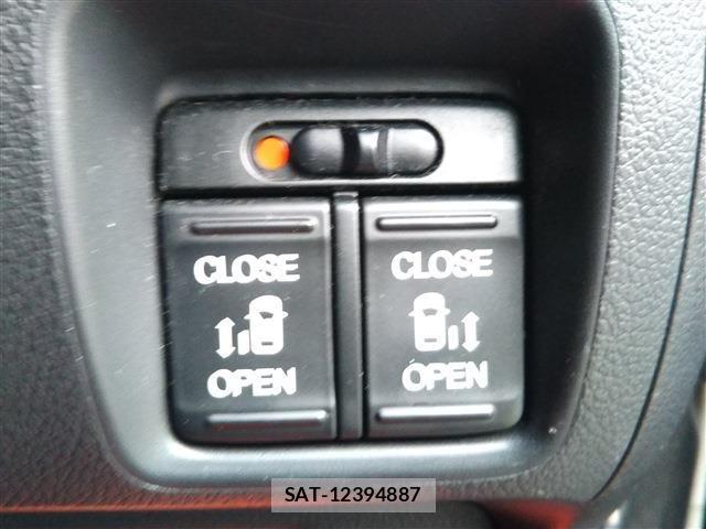 Honda N BOX CUSTOM 2016-08 8367666-11