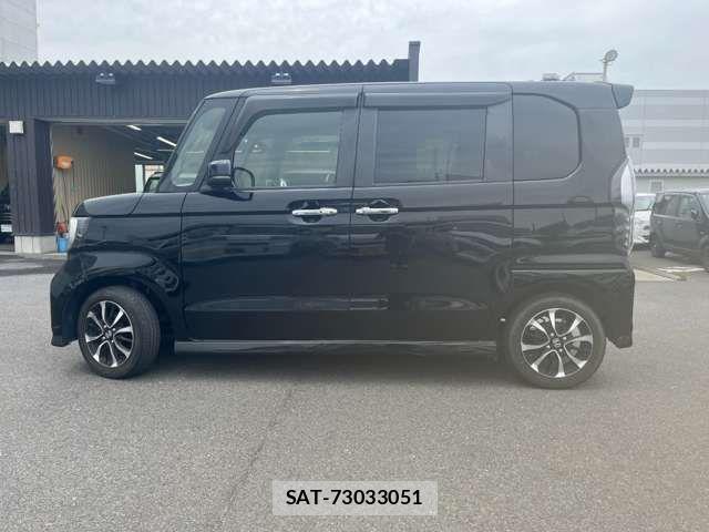 Honda N BOX CUSTOM 2018-05 8367596-14