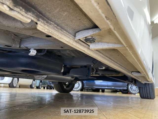 Honda N BOX CUSTOM 2018-05 8367555-16