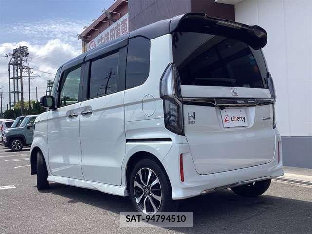 Honda N BOX CUSTOM 2023-03 8367531-10