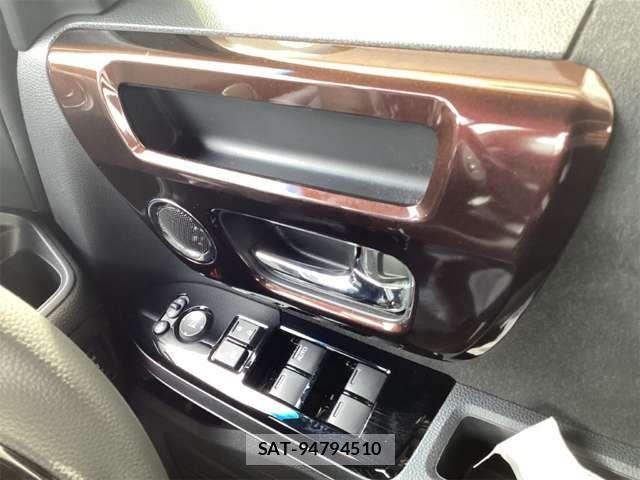 Honda N BOX CUSTOM 2023-03 8367531-14