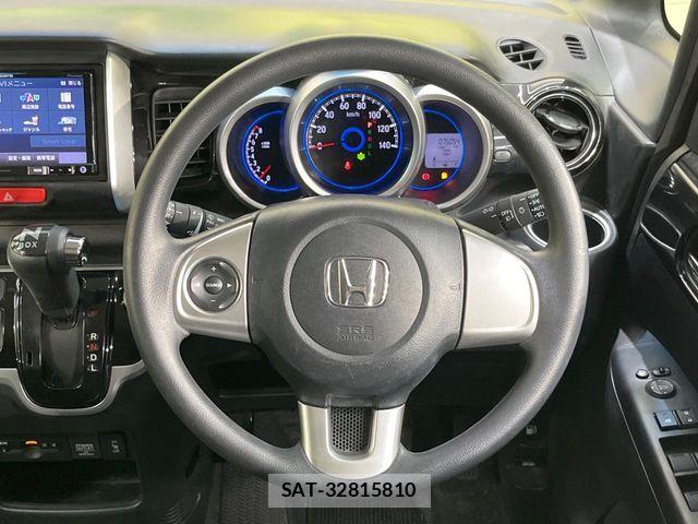 Honda N BOX CUSTOM 2017-04 8367638-10