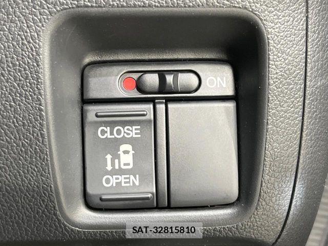 Honda N BOX CUSTOM 2017-04 8367638-4