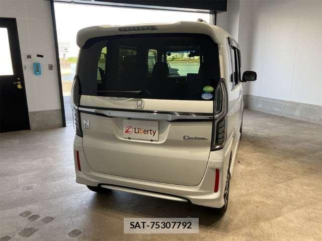 Honda N BOX CUSTOM 2018-12 8367602-12