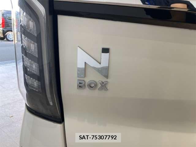 Honda N BOX CUSTOM 2018-12 8367602-17