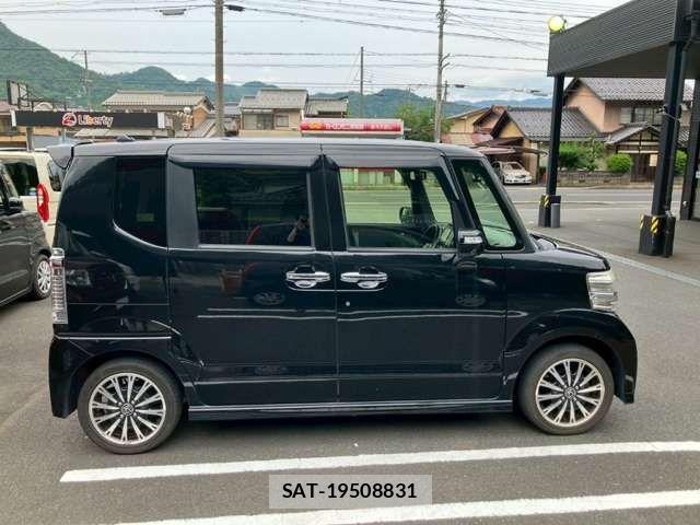 Honda N BOX CUSTOM 2017-01 8367641-10