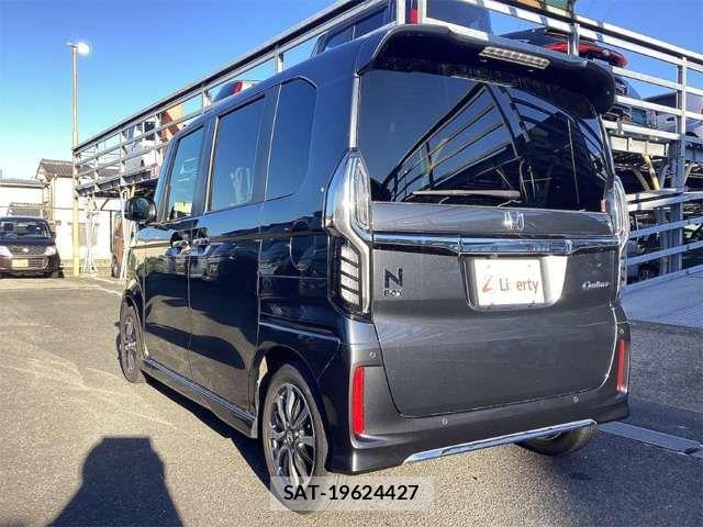 Honda N BOX CUSTOM 2023-08 8367570-11