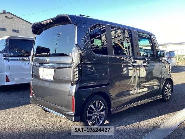 Honda N BOX CUSTOM 2023-08 8367570-4