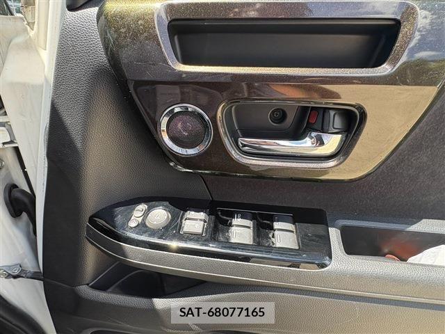 Honda N BOX CUSTOM 2019-07 8367582-18