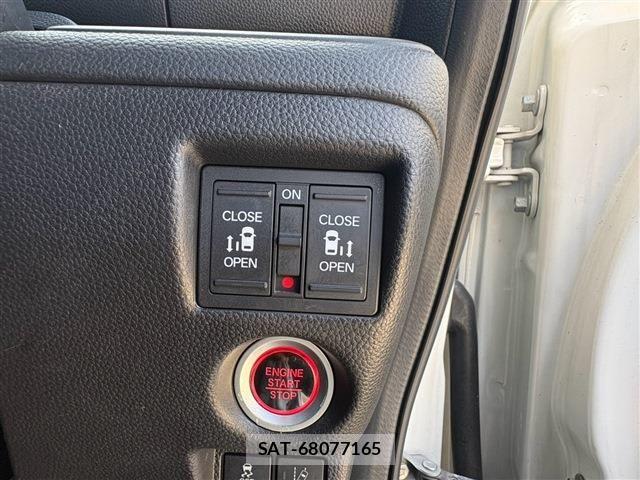 Honda N BOX CUSTOM 2019-07 8367582-19