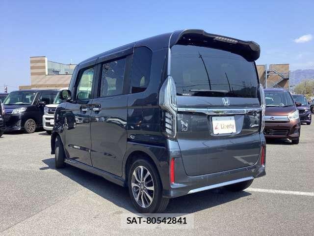 Honda N BOX CUSTOM 2022-02 8367580-9