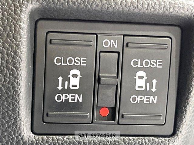 Honda N BOX CUSTOM 2022-01 8367510-6