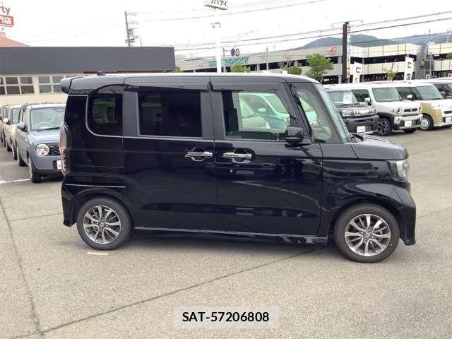 Honda N BOX CUSTOM 2022-03 8367567-14
