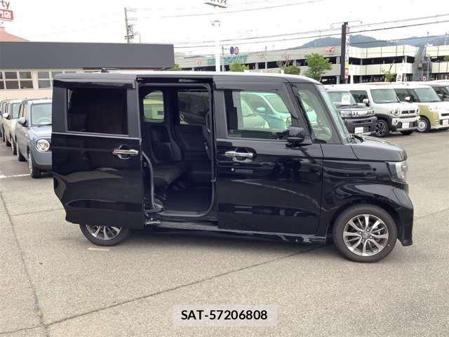 Honda N BOX CUSTOM 2022-03 8367567-15
