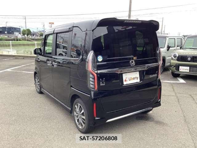 Honda N BOX CUSTOM 2022-03 8367567-17