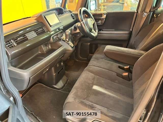 Honda N BOX CUSTOM 2019-10 8367597-16