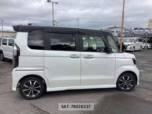 Honda N BOX CUSTOM 2019-06 8367568-11