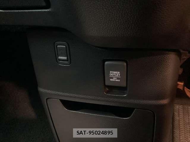 Honda N BOX CUSTOM 2023-05 8367553-19