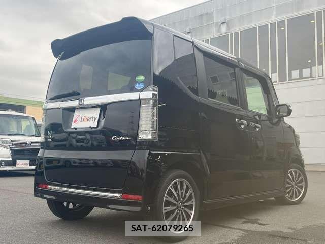 Honda N BOX CUSTOM 2017-02 8367614-10