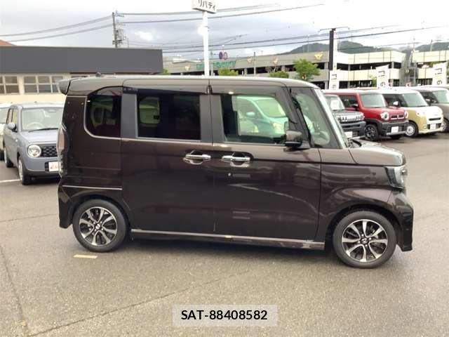 Honda N BOX CUSTOM 2019-06 8367571-15