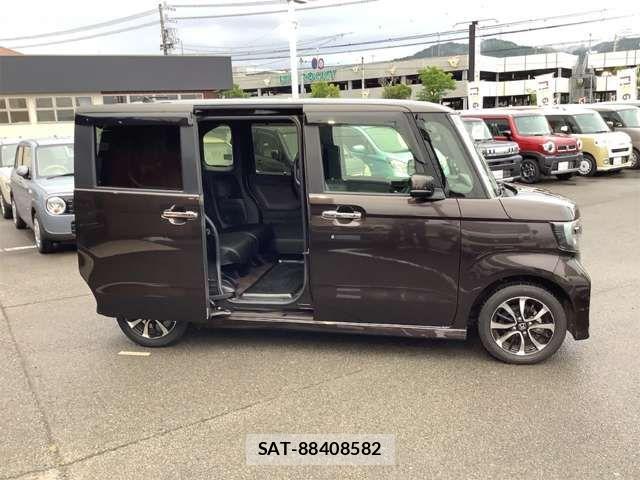 Honda N BOX CUSTOM 2019-06 8367571-16
