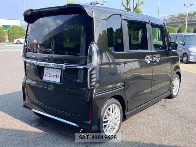 Honda N BOX CUSTOM 2021-08 8367574-15