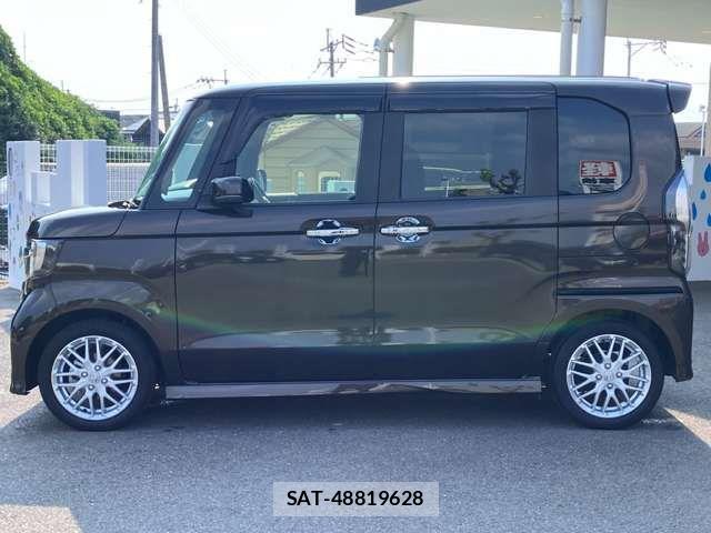 Honda N BOX CUSTOM 2021-08 8367574-18
